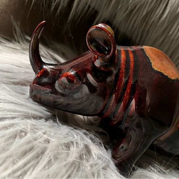 ηξω Caramel Drip Pier 1 Heavy Glossed Ceramic Rhino African Collection NWOT - Picture 3 of 12